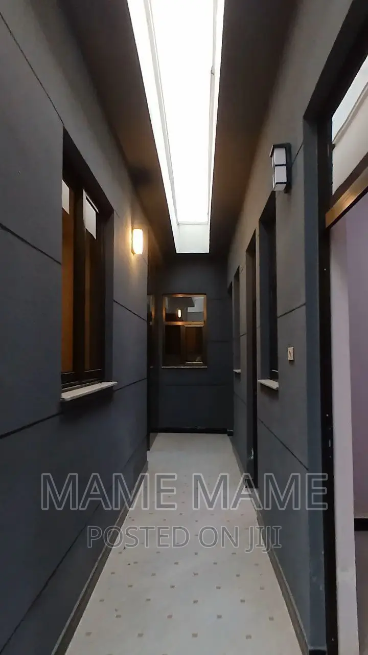 5bdrm Villa in Addis Abeba, Bole for sale