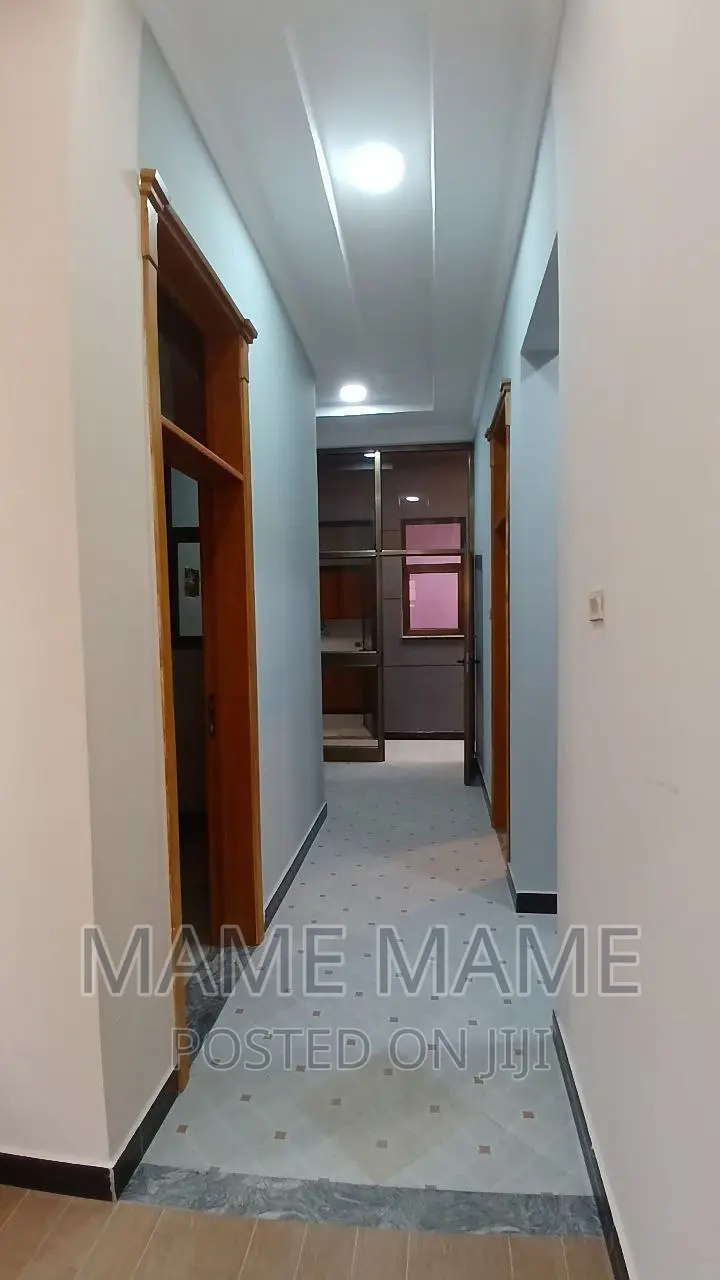 5bdrm Villa in Addis Abeba, Bole for sale