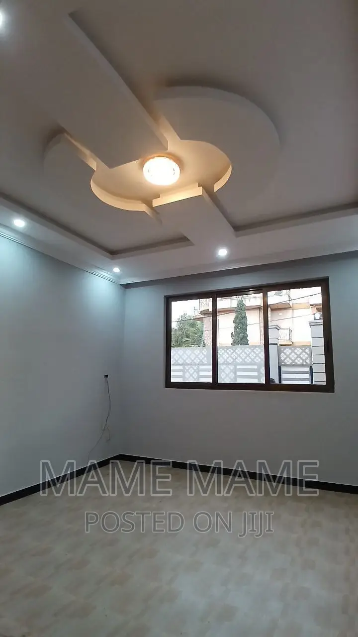 5bdrm Villa in Addis Abeba, Bole for sale
