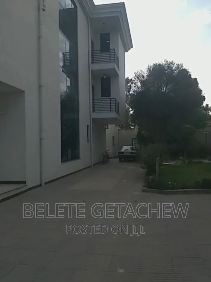 12bdrm Duplex in Gerji G+2, Bole for sale