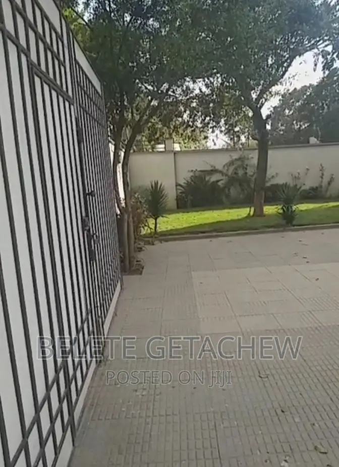 12bdrm Duplex in Gerji G+2, Bole for sale