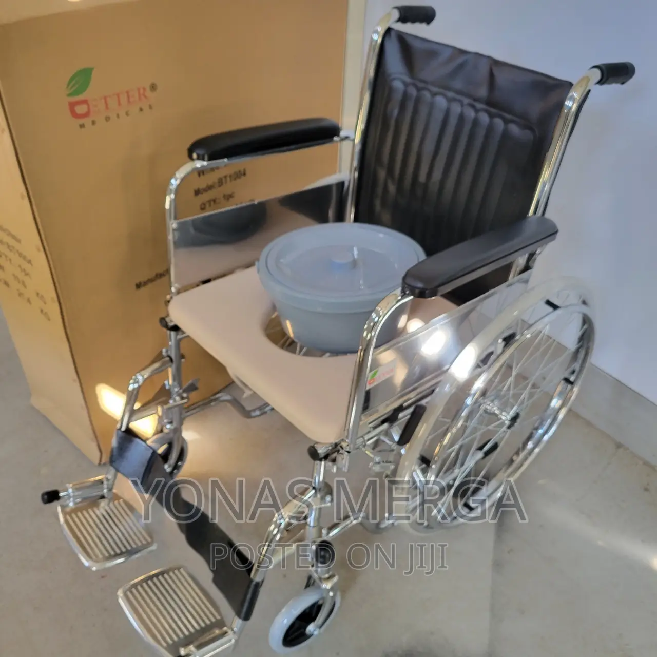 Commode Wheelchair, Type of Chair: Foldable, Size: Standard
