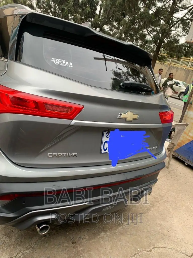 Chevrolet Captiva 2022 Silver