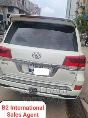 Toyota Land Cruiser 2017 White