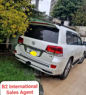 Toyota Land Cruiser 2017 White