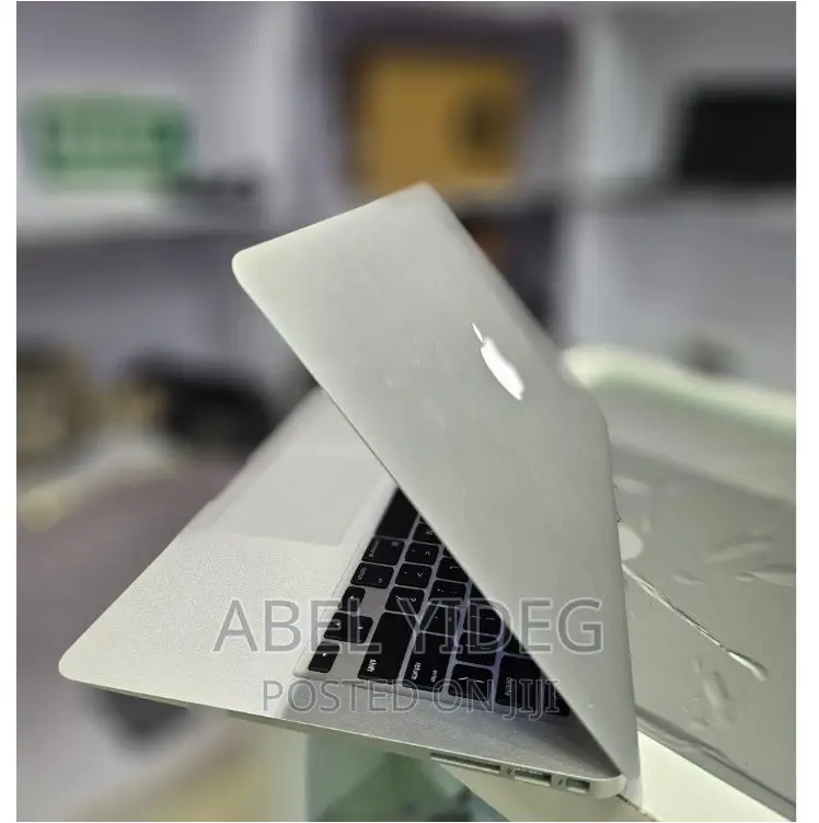 New Laptop Apple MacBook Air 2017 8GB Intel Core I5 SSD 128GB