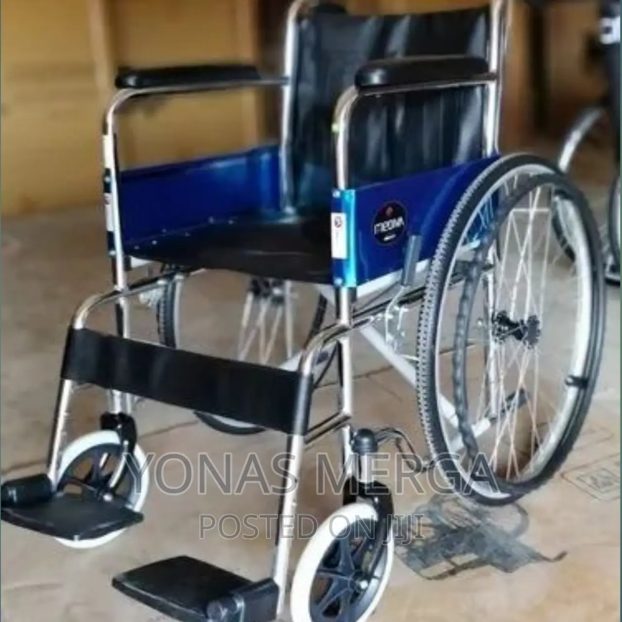 Wheelchair Easily Fold Up in With Easily,It Is Very Compact