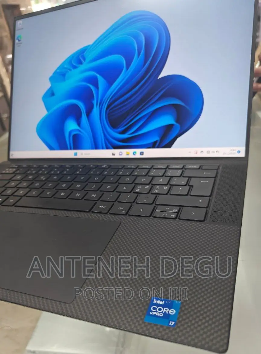 New Laptop Dell Precision 5570 32GB Intel Core I7 SSD 512GB