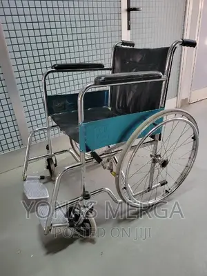 Slightly Used Wheelchair/Ishnee Foldable Wheelchair /C-Cm24