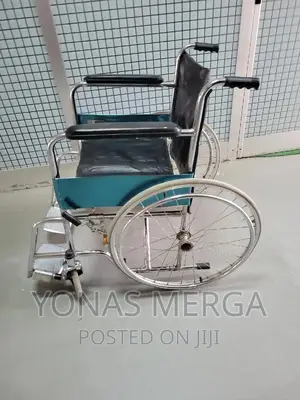 Slightly Used Wheelchair/Quality : Mag Wheel WITH SOLID TYRE
