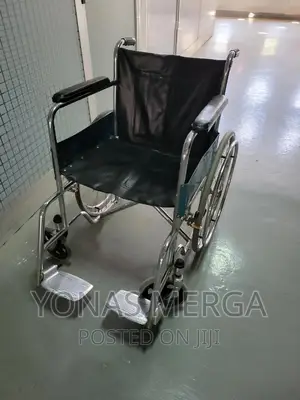 Used Wheelchair/Silver Basic Wheelchair/Carrier C Wheelchair