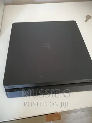 Photo - Playstation 4 Slim