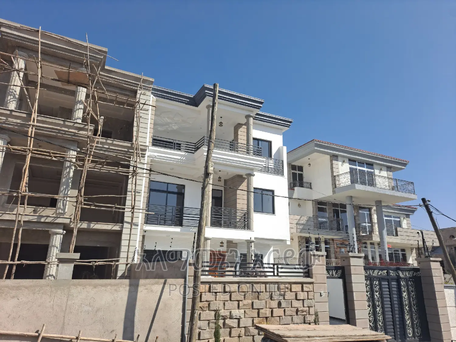 Furnished 8bdrm House in አያት ዞን ስድስት, Bole for sale