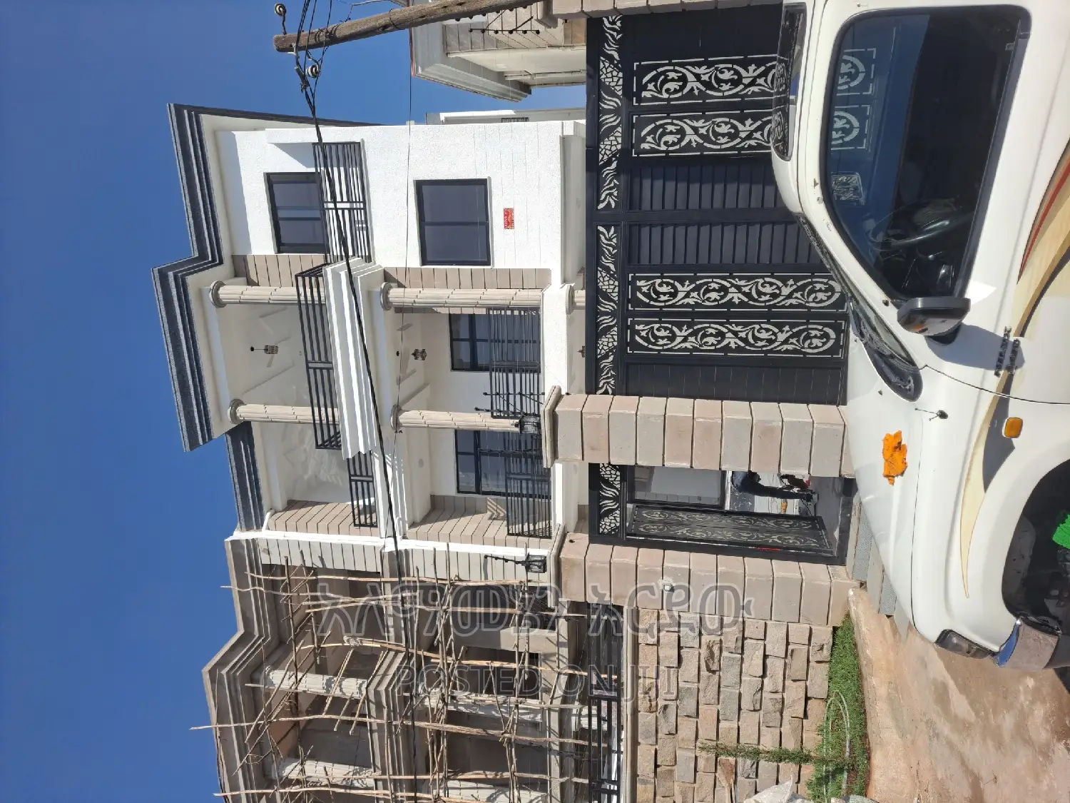 Furnished 8bdrm House in አያት ዞን ስድስት, Bole for sale