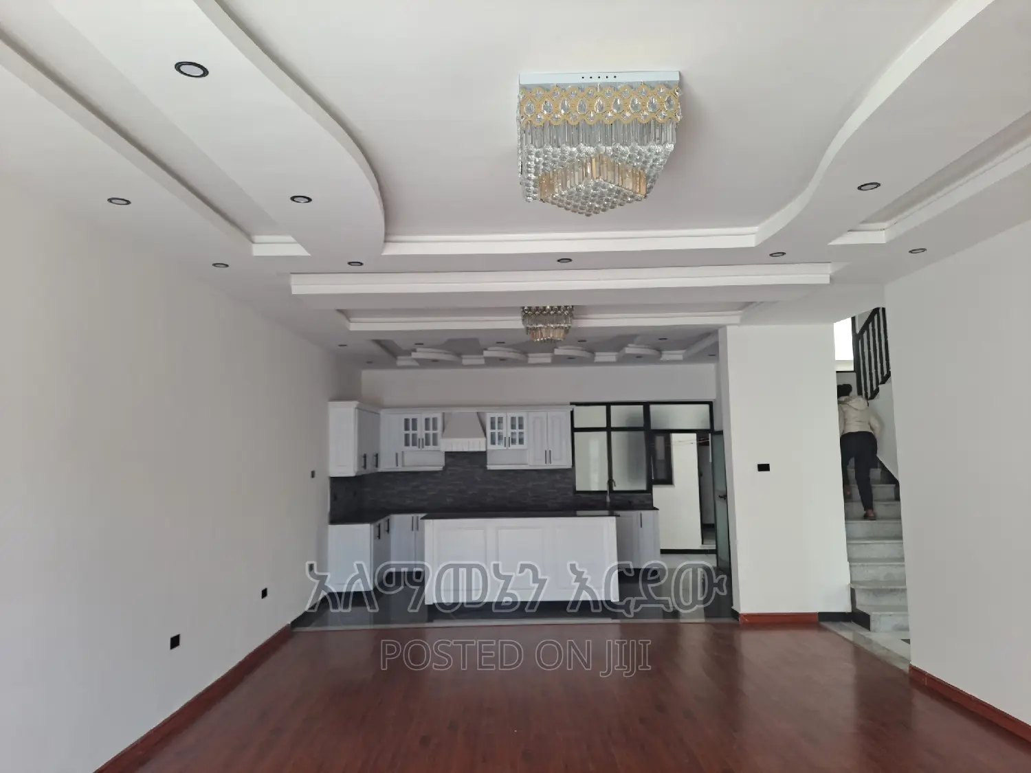 Furnished 8bdrm House in አያት ዞን ስድስት, Bole for sale