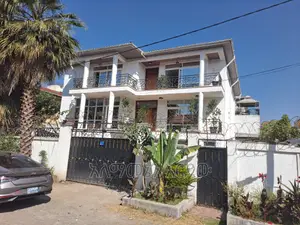 Furnished 9bdrm House in አያት ዞን 6, Bole for sale