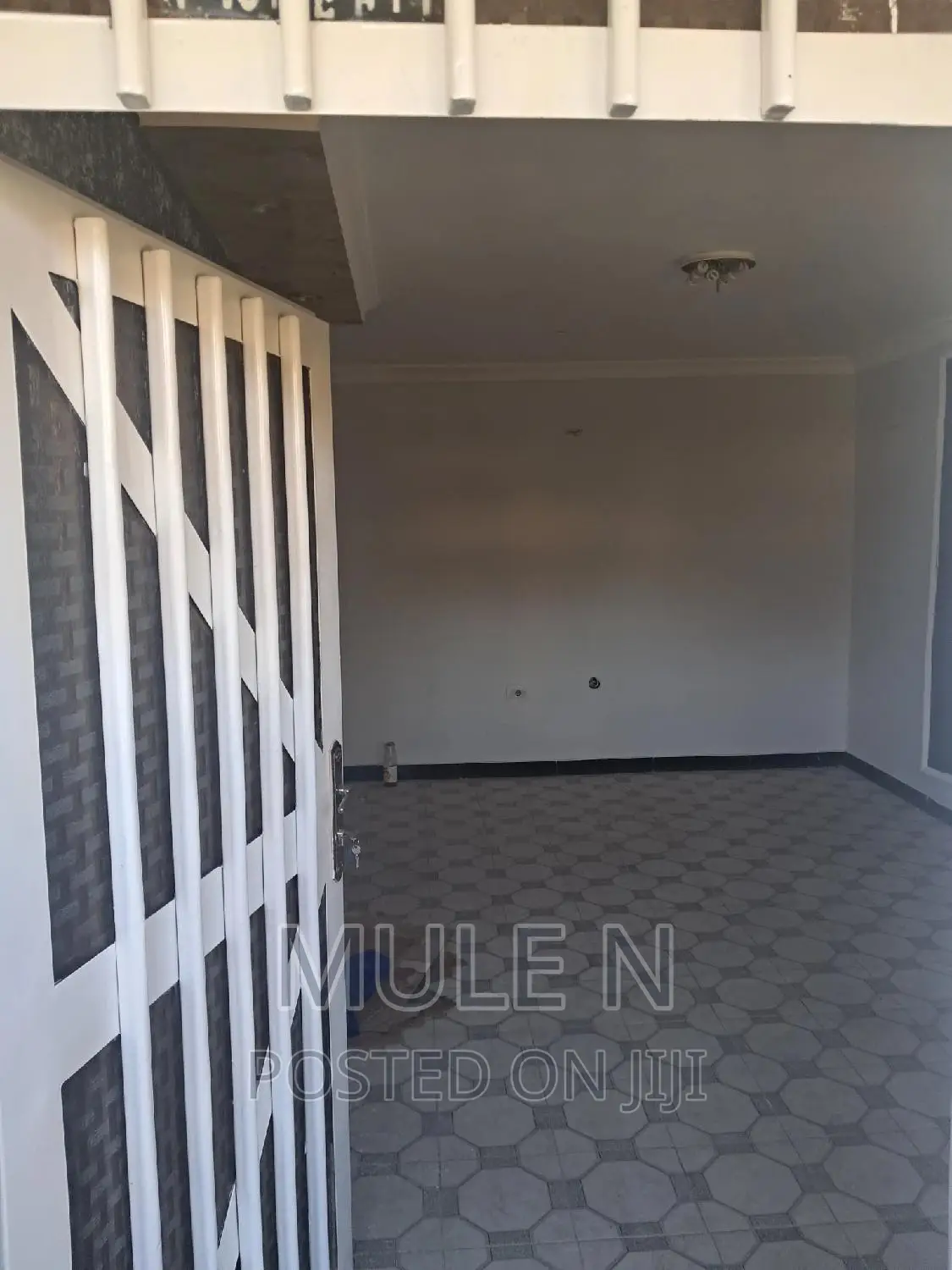 Furnished 3bdrm Condo in Ayat Tafoo, Yeka for sale