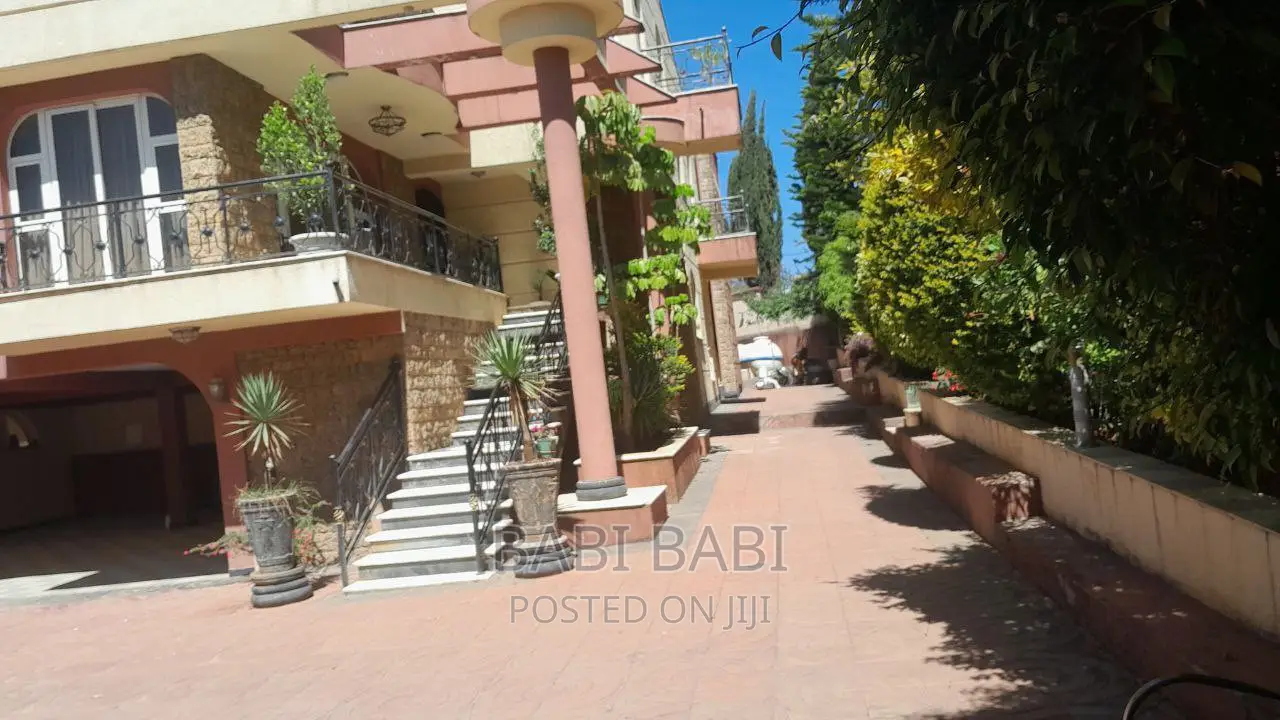 10bdrm House in አያት Luxury, Bole for sale