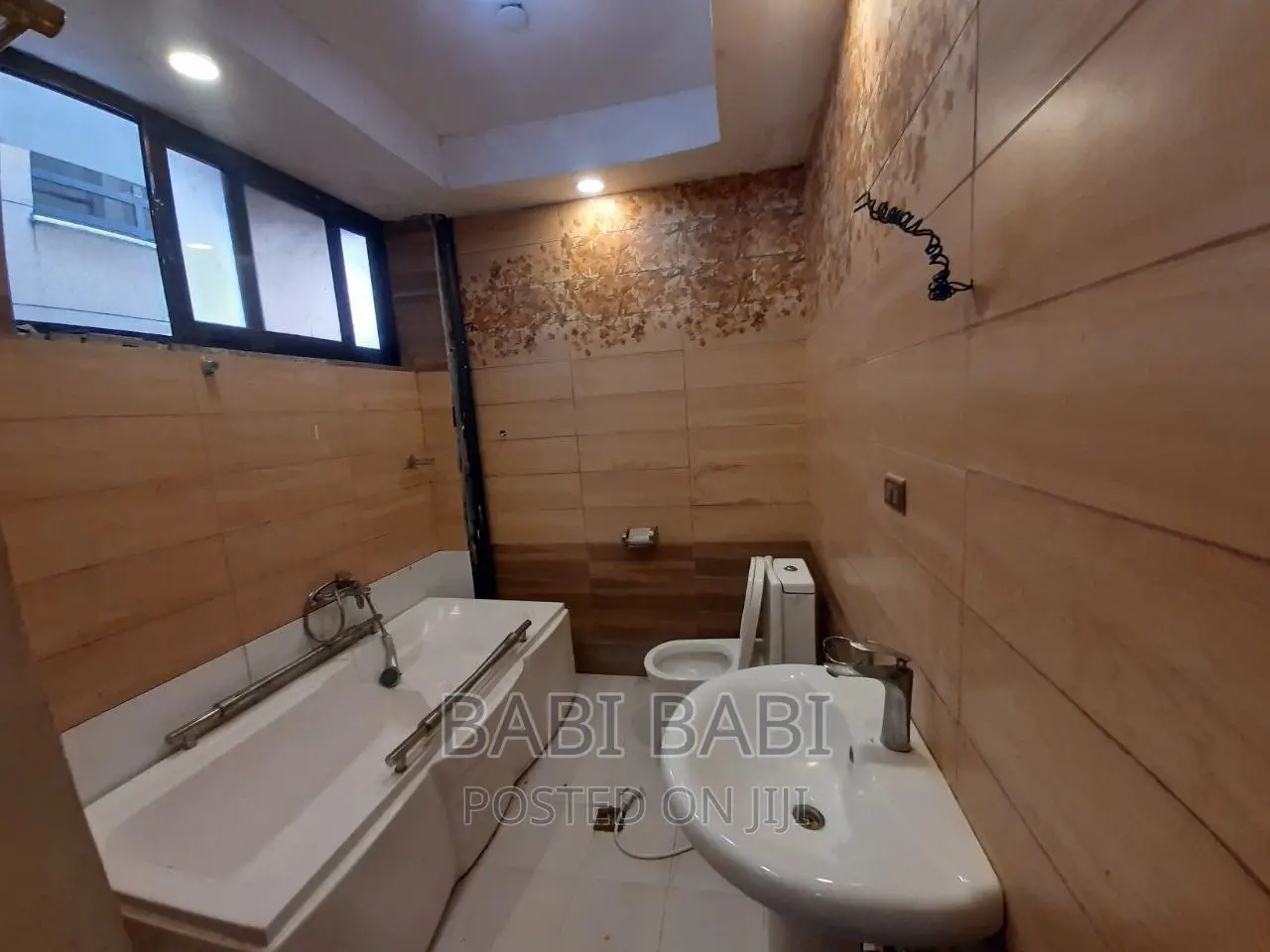 10bdrm House in አያት Luxury, Bole for sale