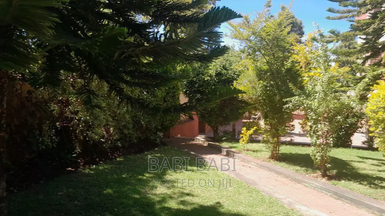 10bdrm House in አያት Luxury, Bole for sale