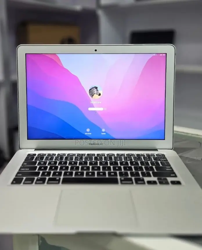 New Laptop Apple MacBook Air 2017 8GB Intel Core I5 SSD 128GB