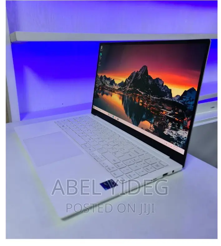 New Samsung Galaxy Book3 Pro 360 16" 16GB Intel Core I7 SSD 512GB