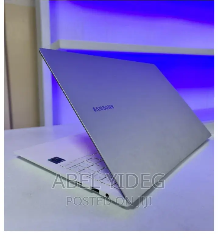 New Samsung Galaxy Book3 Pro 360 16" 16GB Intel Core I7 SSD 512GB