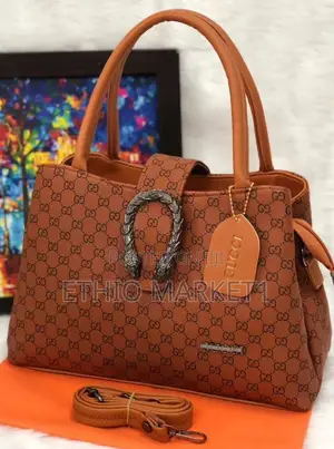 Gucci Ladies Heavy Quality Hand Bag With Brand Lock