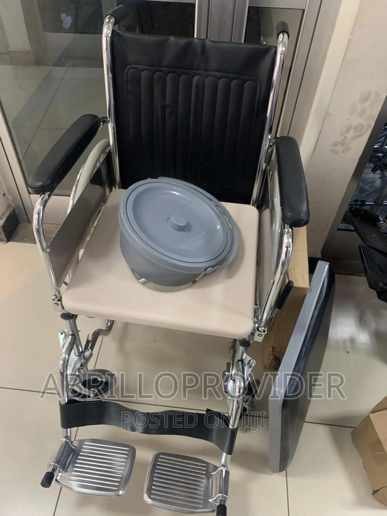 Toilet Wheelchair/Commode Wheelchair/Shower Wheelchair TR9