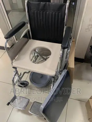 Toilet Wheelchair/Commode Wheelchair/Inbuild Pot Wheelchair