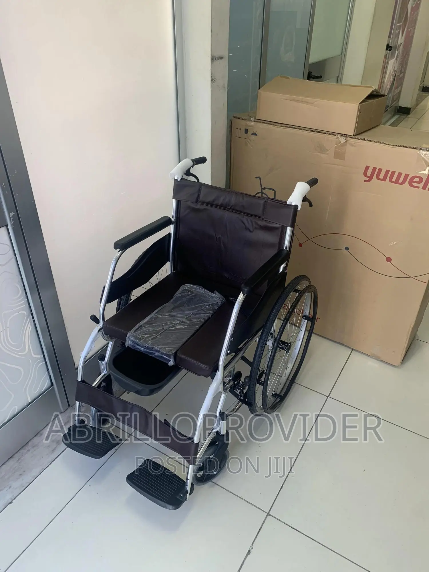 Auxilary Commode Wheelchair/Toilet Wheelchair/Pot Wheelchair