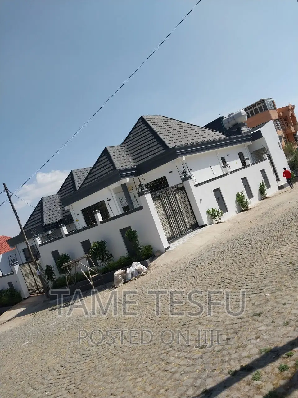 Furnished 3bdrm Villa in Summit, Bole for sale