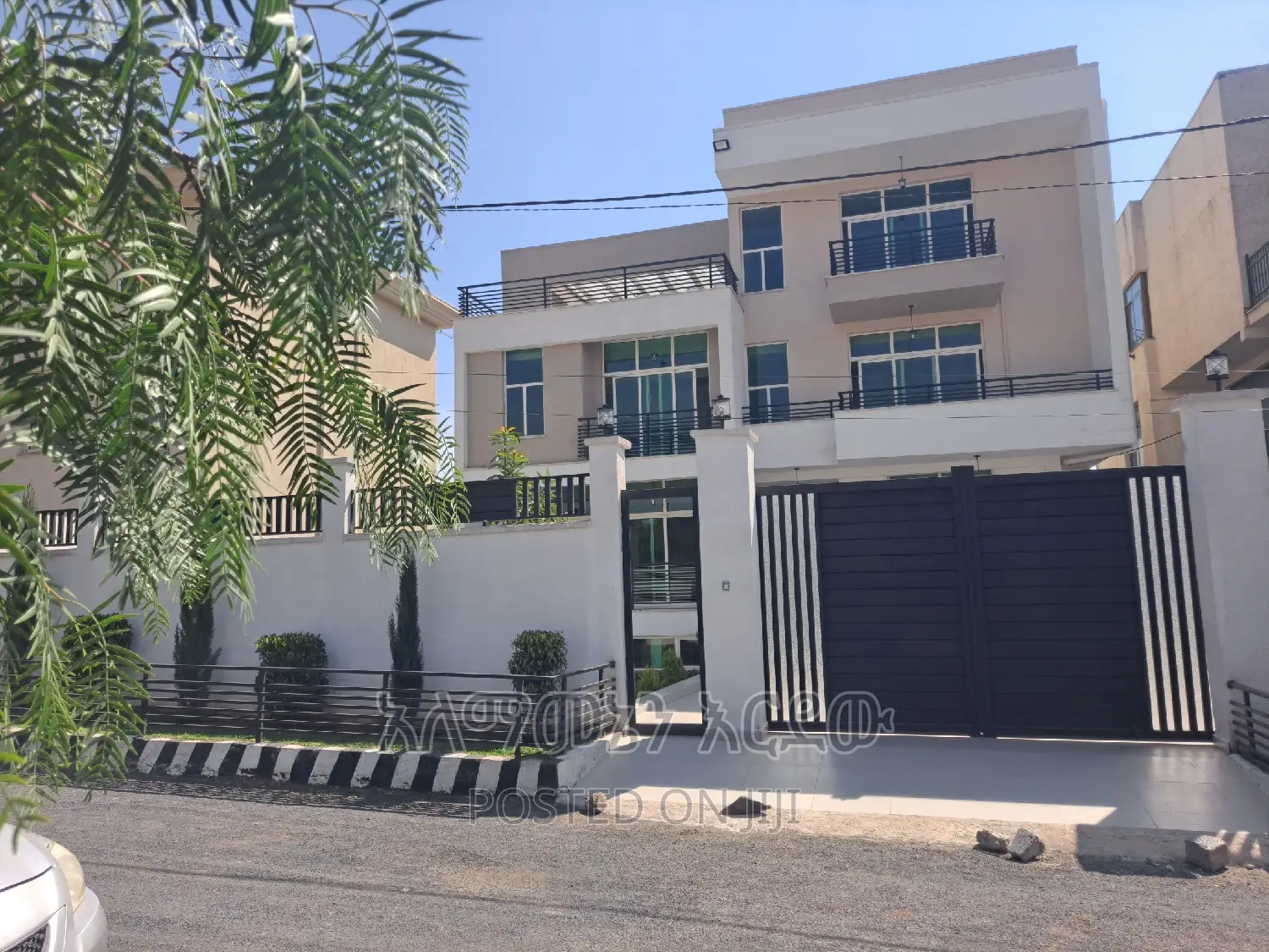 Furnished 10bdrm House in አያት, Bole for sale