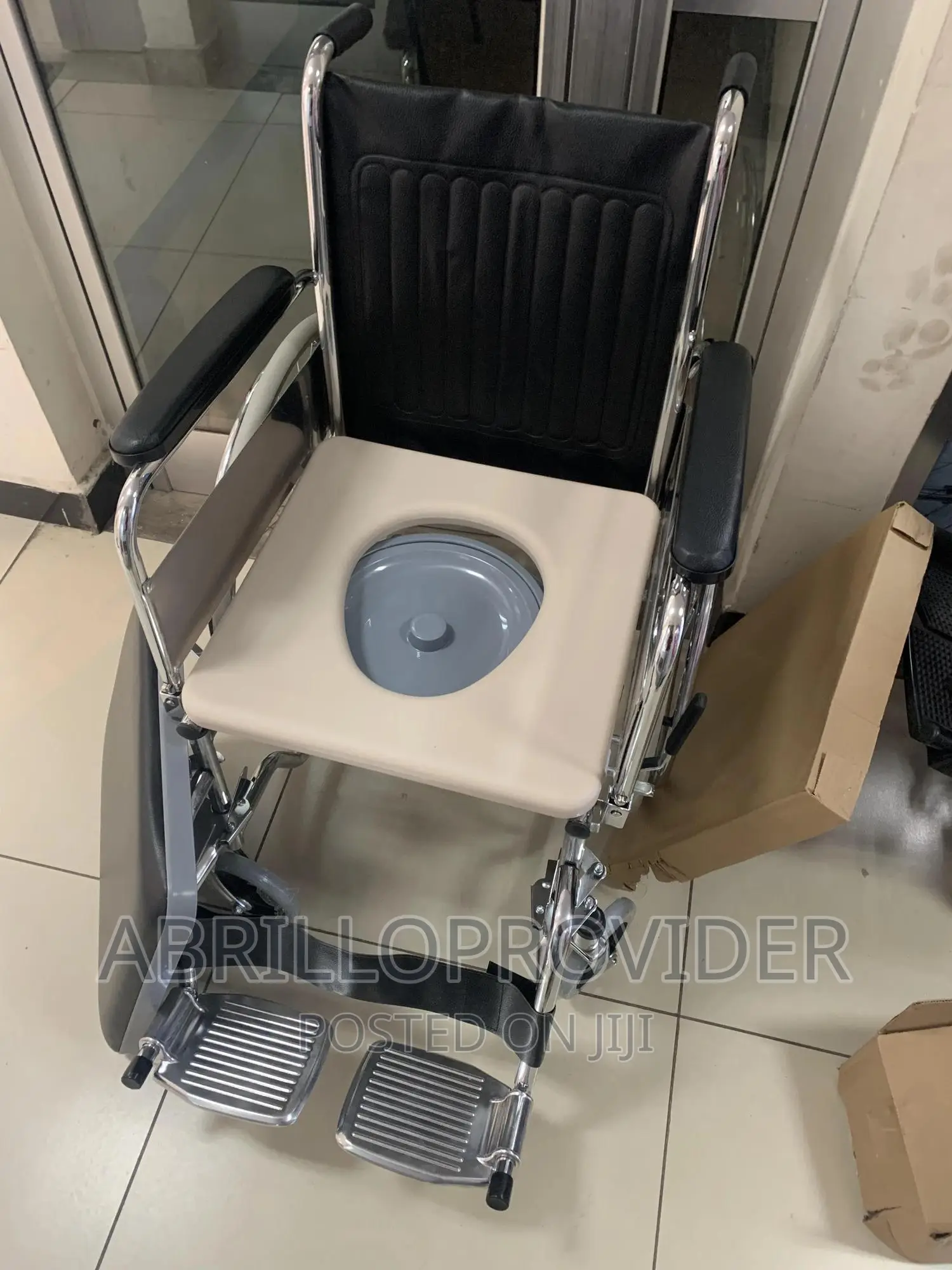 Commode Toilet Wheelchair,Bathroom Wheelchair/Transport