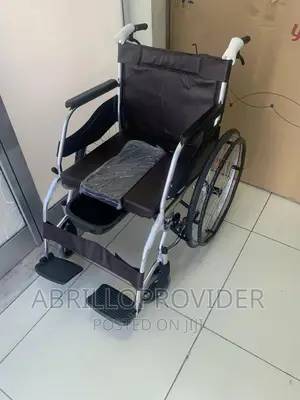 Best Quality Commode Wheelchair/Wheelchair/Mobile Wheelchair