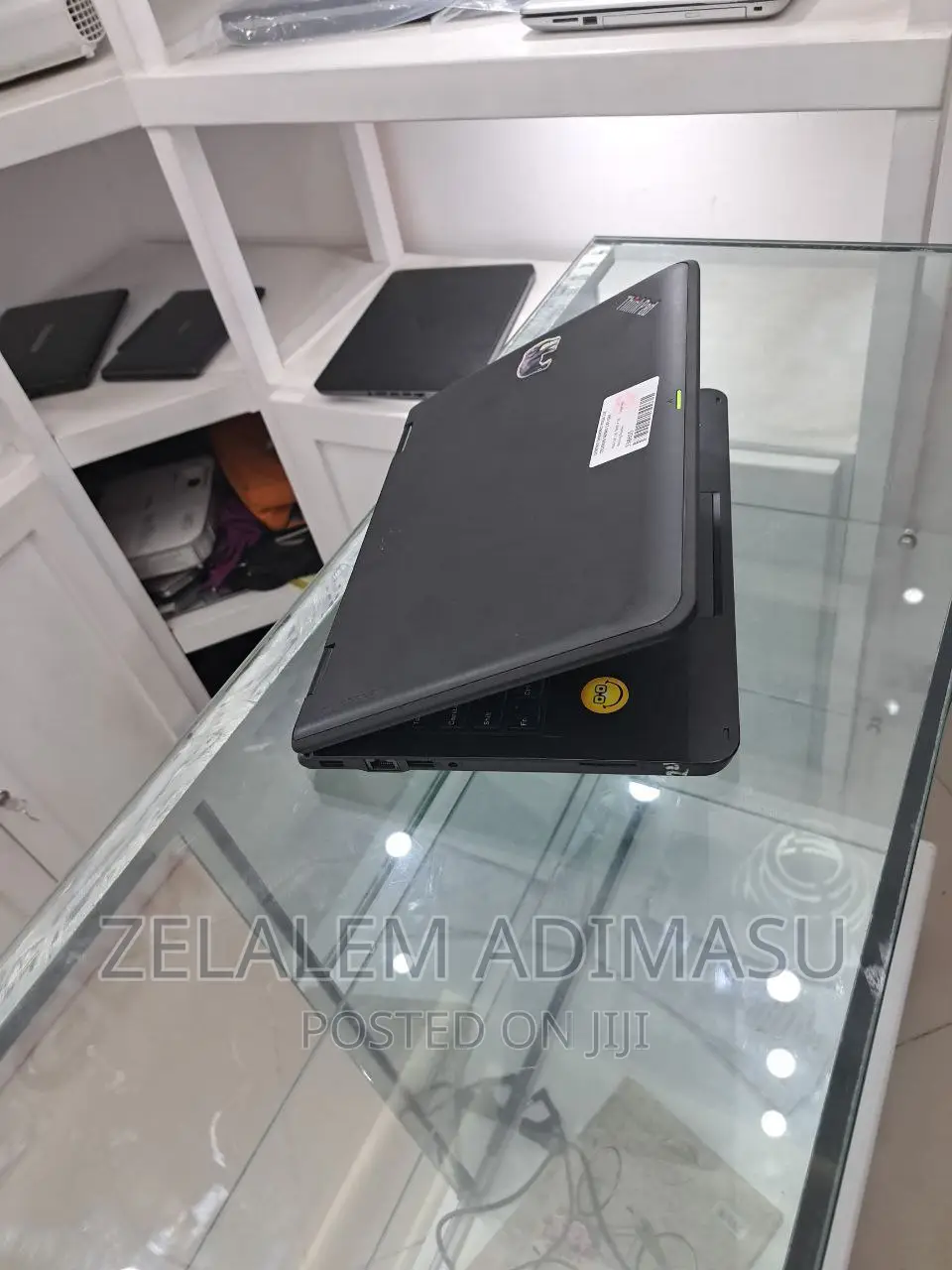 New Laptop Lenovo ThinkPad Yoga 4GB AMD Ryzen HDD 500GB