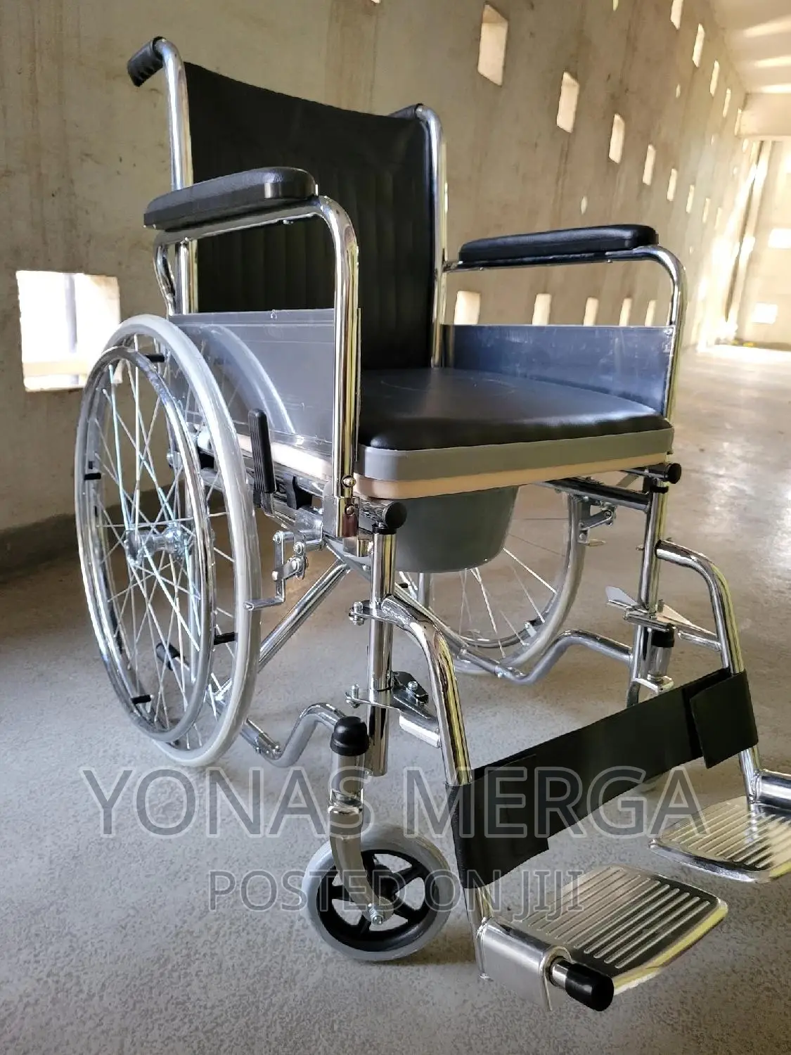 Wheelchair/Removed Away During Usage/Wheelchair Move Freely