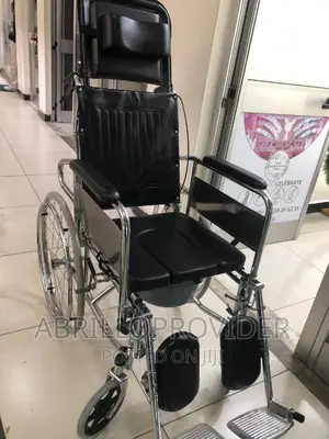Hospital Bed Wheelchair/Toilet Shower Chair Wheelchair
