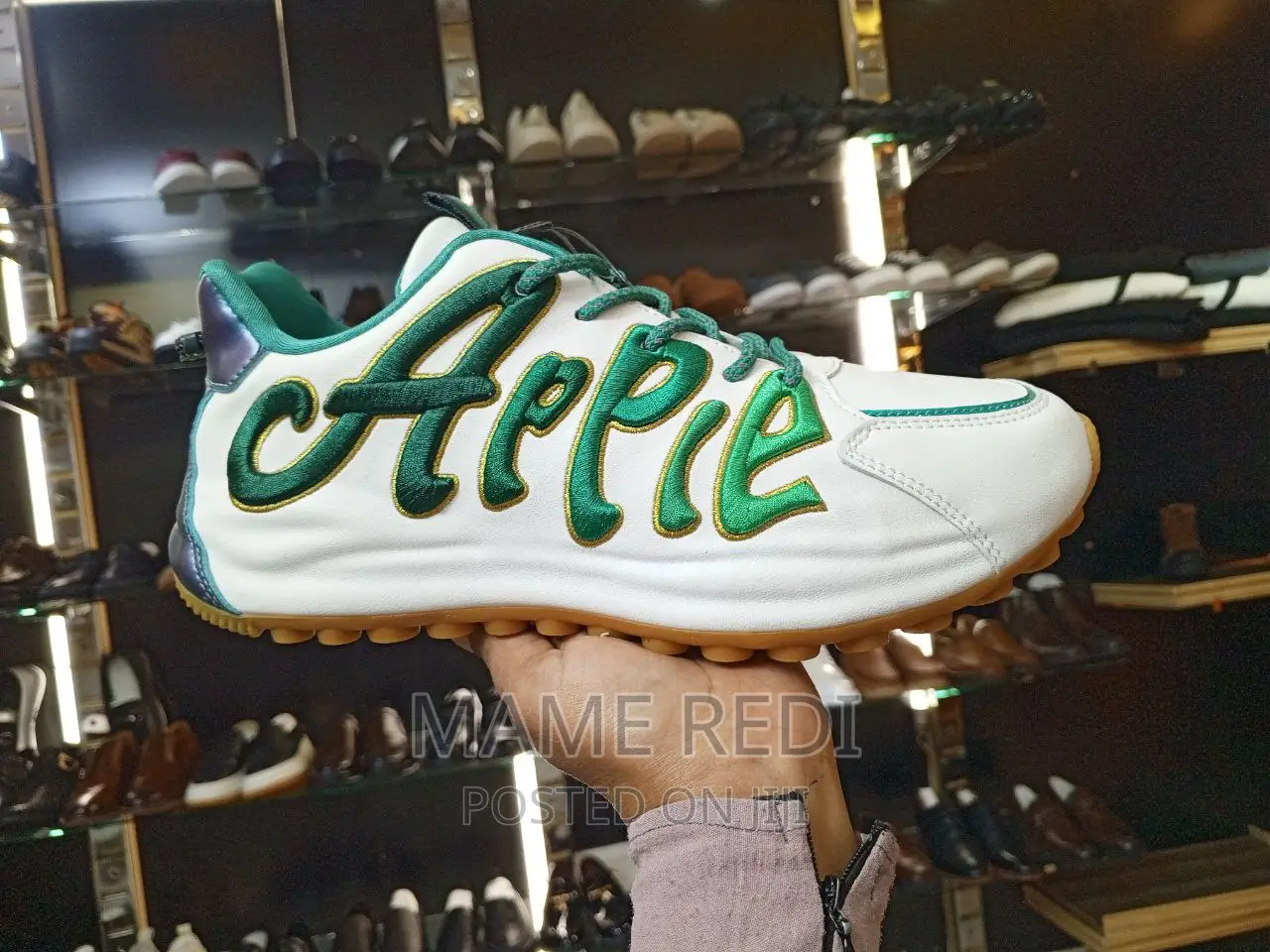 2023 Apples High Quality Shoe