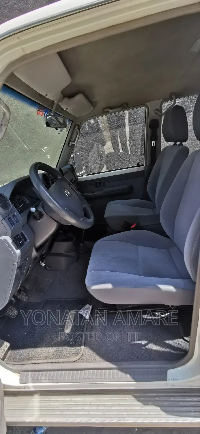 Toyota Land Cruiser 2017 White