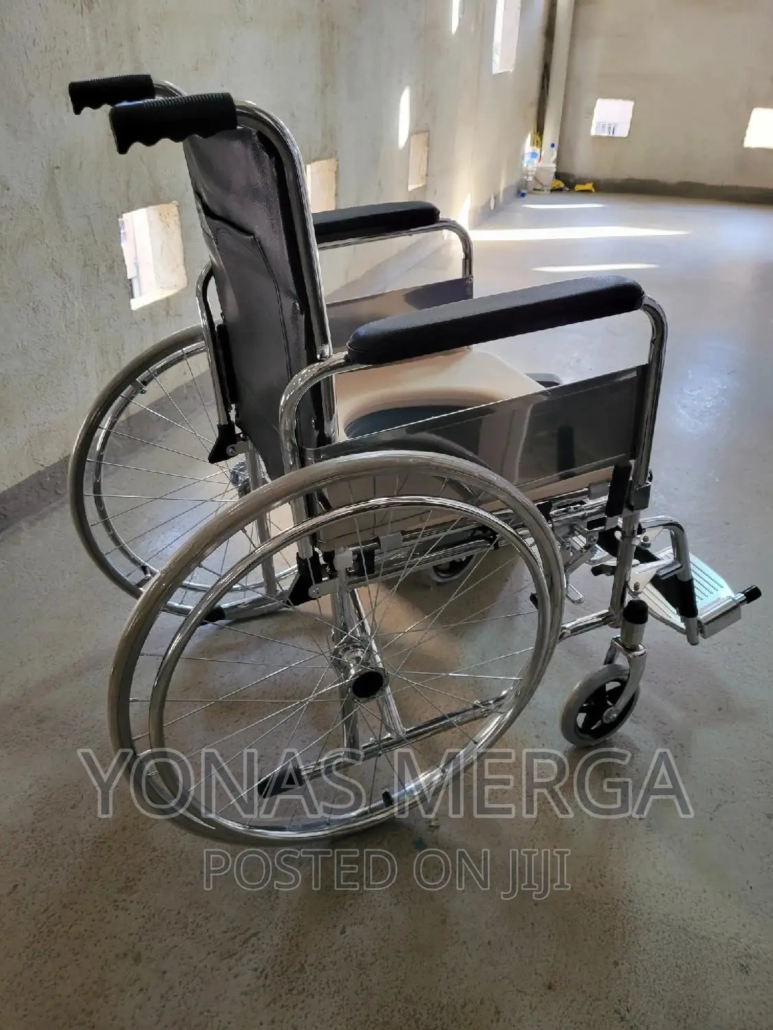 Toilet Wheelchair Popo Durable or Low-Maintenance Wheelchair