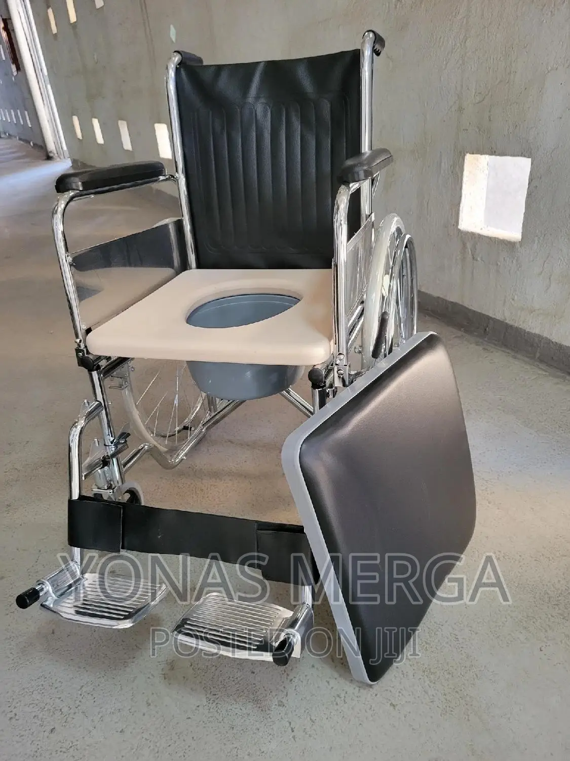 Health Shine Basic Foldable Wheelchair (Spoke Wheel)