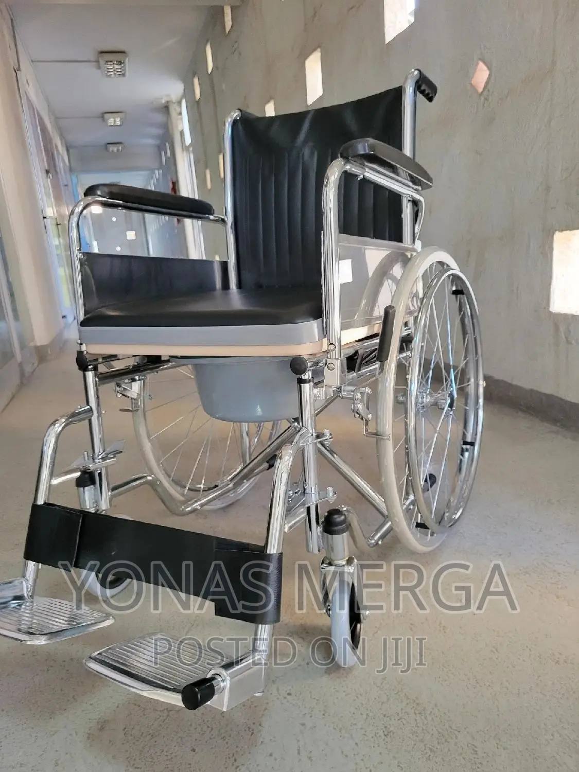 Assure Chrome Standard Wheelchair 18" With Mag Wheel Ar-0100