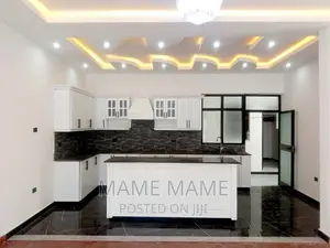 10bdrm House in Addis Abeba, Bole for sale