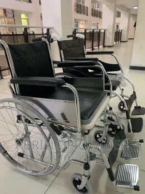 Imported Folding Commode Wheelchair/Wheelchair/Wheelchair