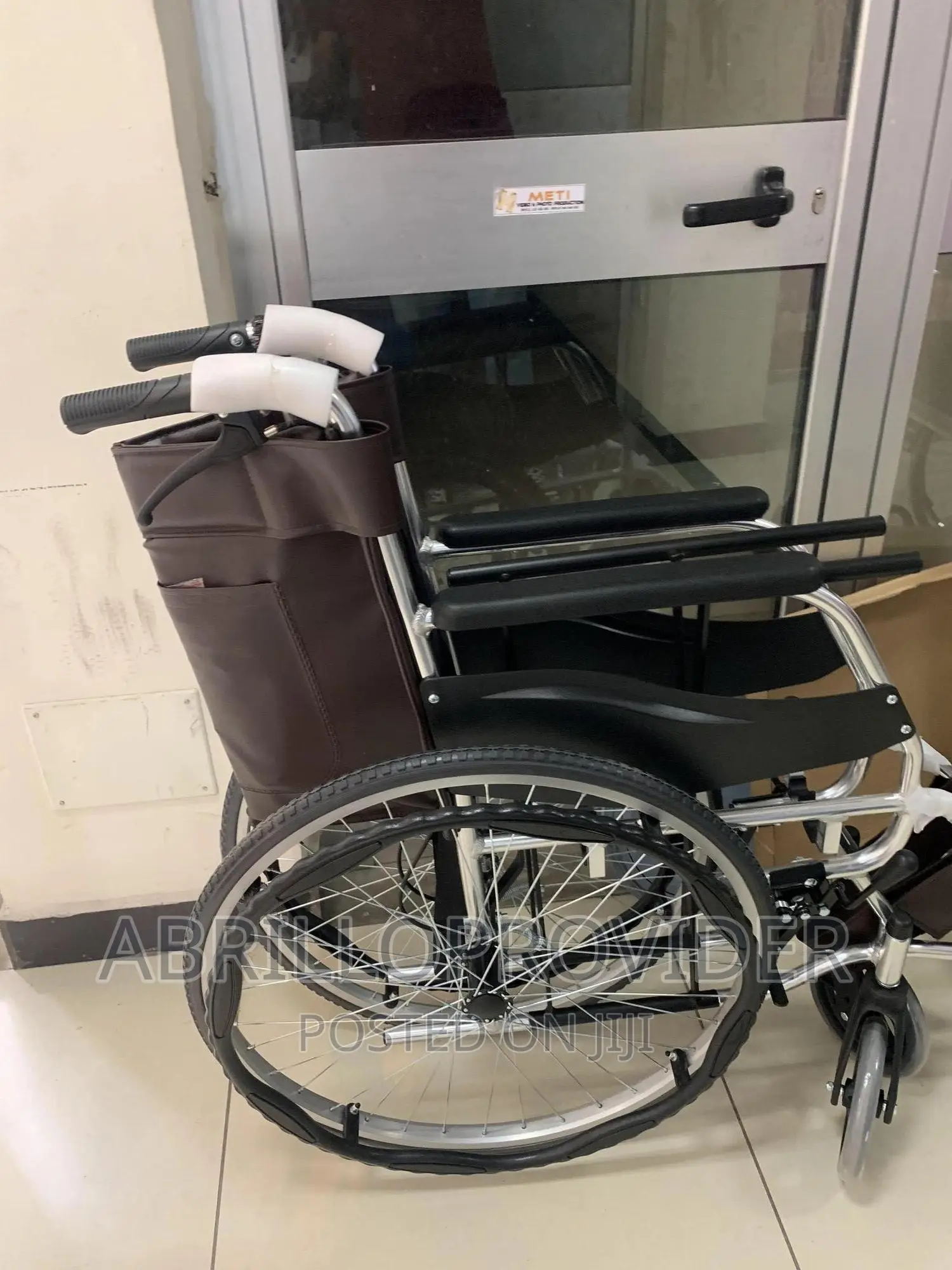 Imported Folding Commode Wheelchair/Wheelchair/Wheelchair