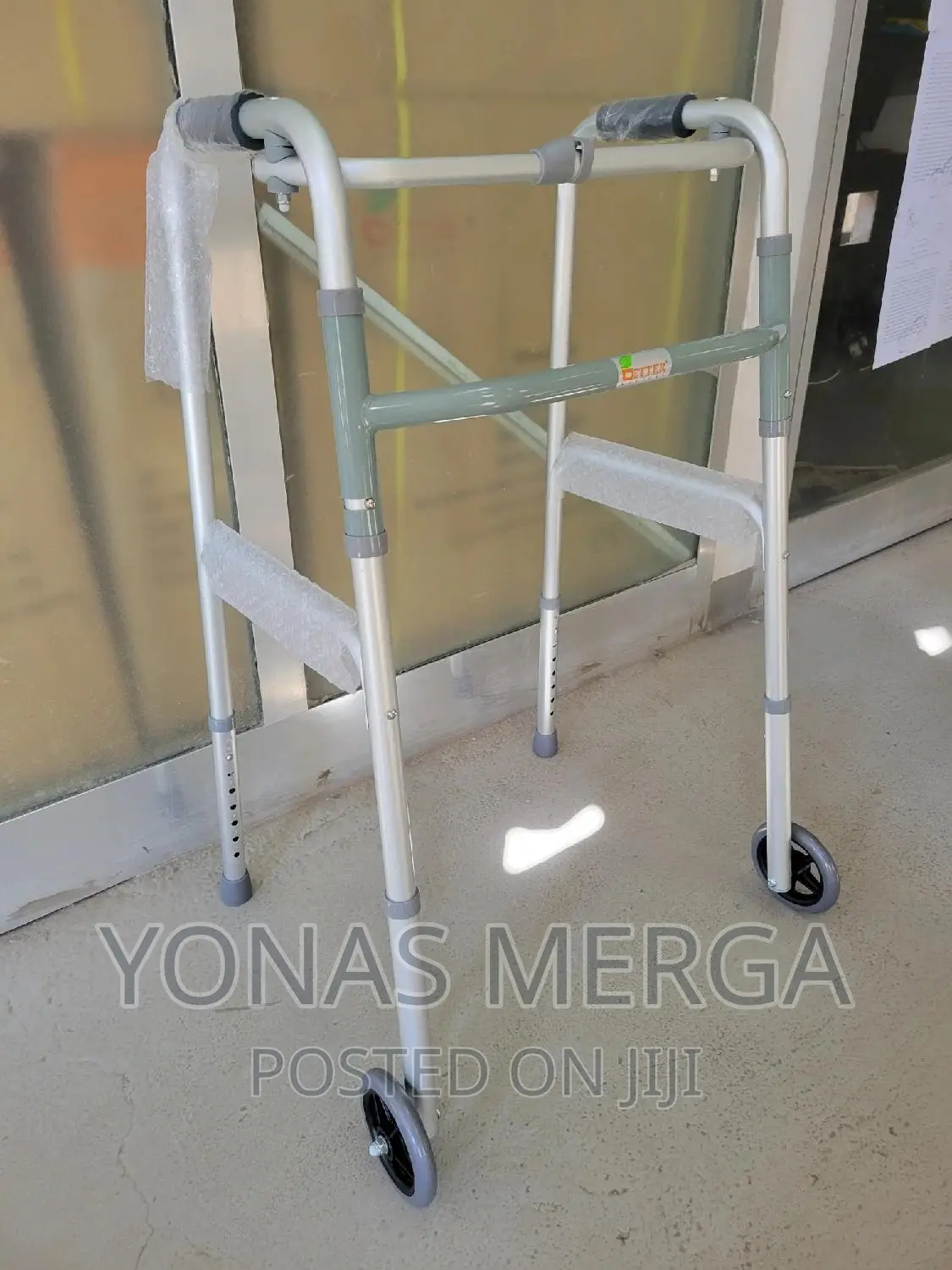 Walker Caremax Factory Supply Aluminum Reciprocating Walker