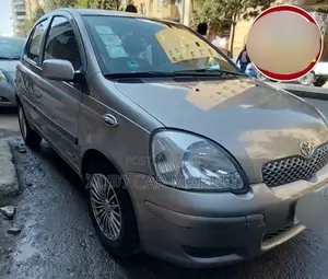 Photo - Toyota Vitz 2005 Gray