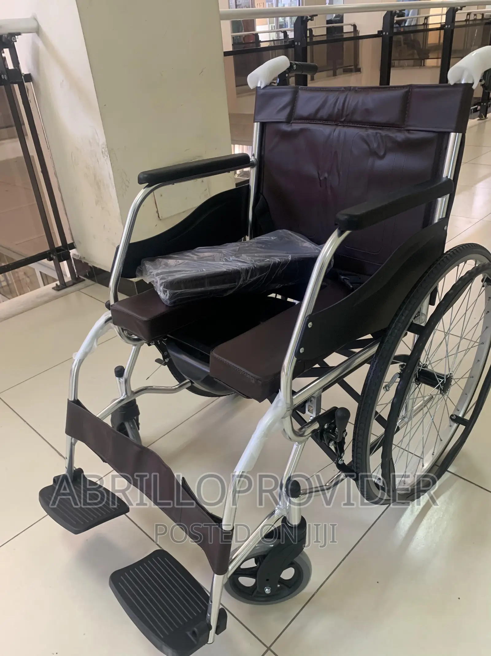 Manual Wheelchair With Swing-Away Footrests Comfortable