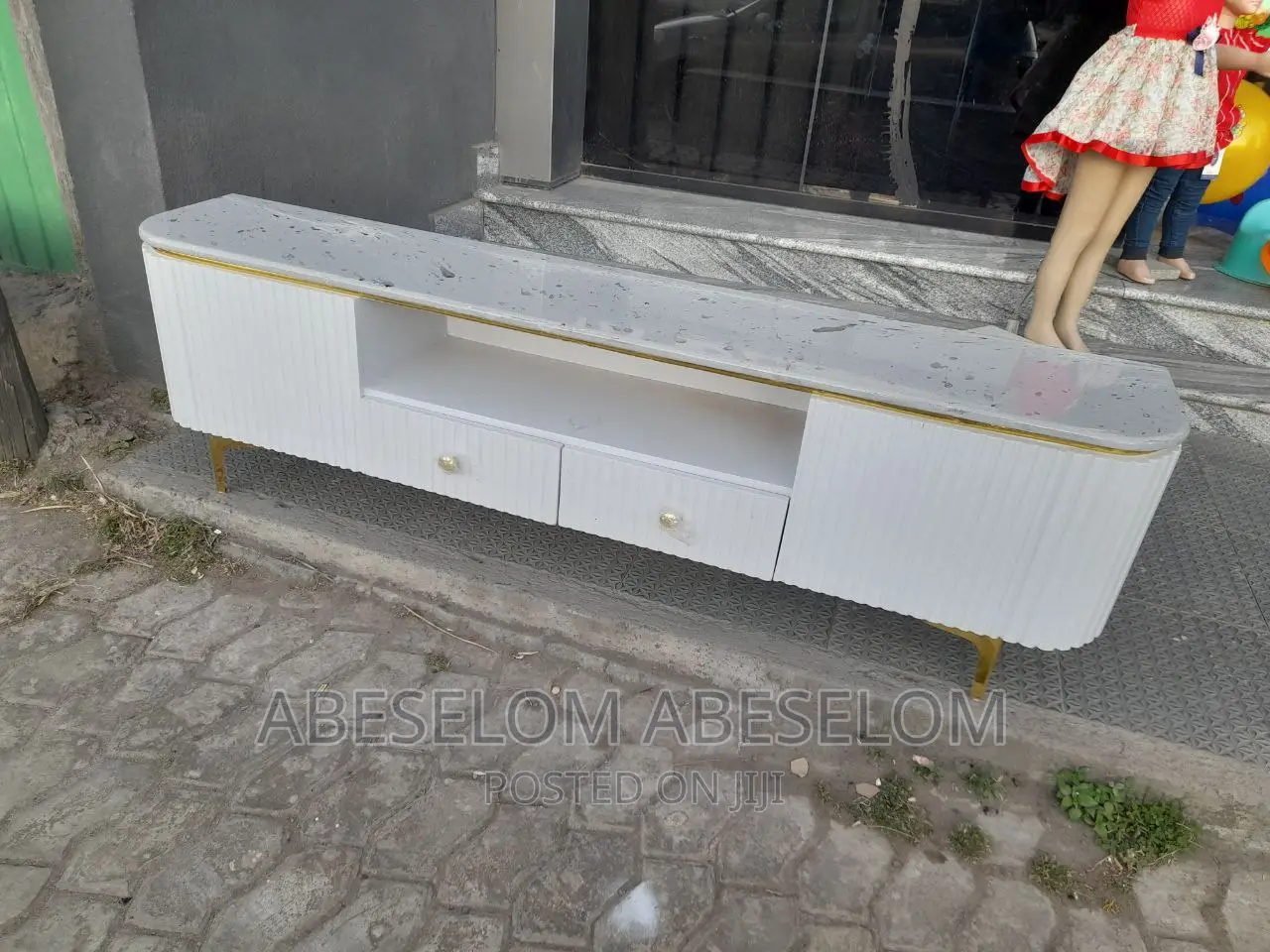 1,80cm በኢፖክሲ የተሰራ ቲቪ እስታንድ